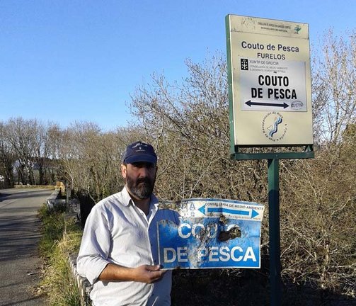 Xavier Pazo Blanco con DNI 76519140-A, en calidade de presidente da devantita asociación:

COMUNICA:

A nova señalización do coto e vedado do río Furelos e afluentes. 