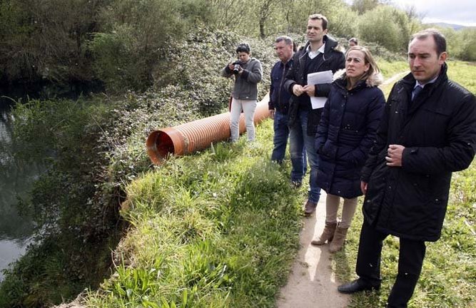  A conselleira de Medio Ambiente, Territorio e Infraestruturas, Ethel Vázquez, reunese co alcalde, Antonio Fernández Angueira, para abordar actuacións en materia de saneamento neste municipio.